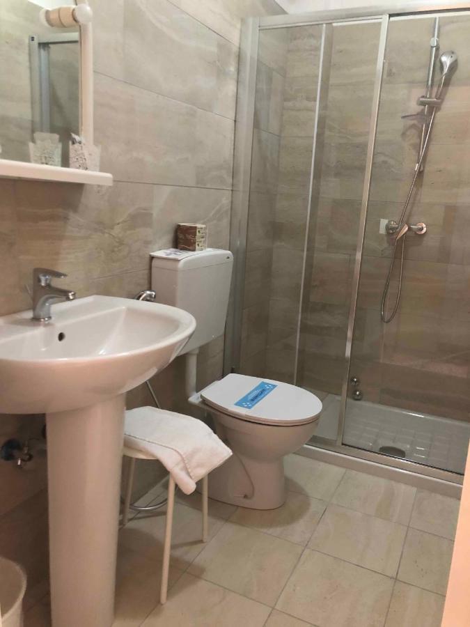 Hotel Adriatico Бибионе Екстериор снимка